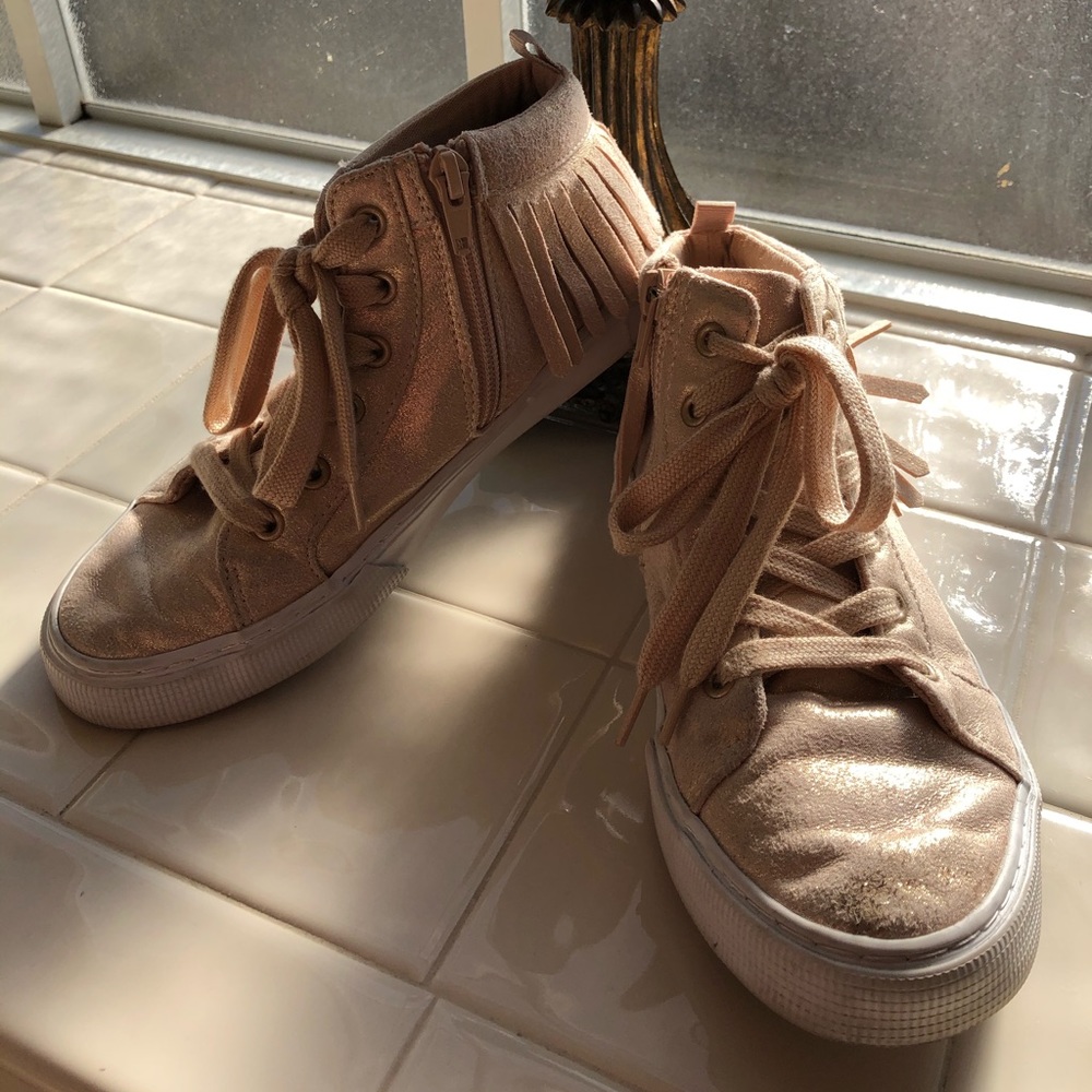 Gap Gold Metallic Fringe Girls Shoes - Picture 1 of 4
